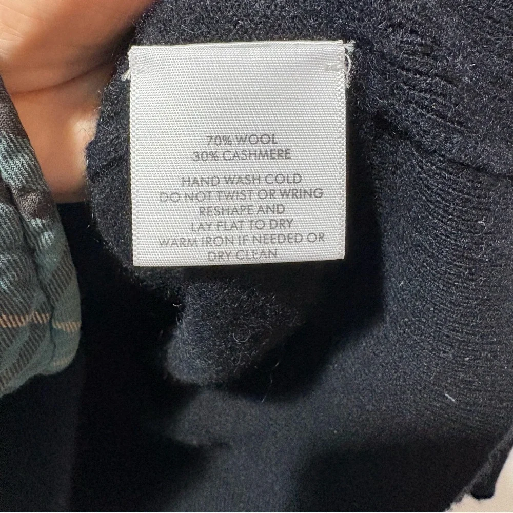 White + Warren Men 70% Wool 30% Cashmere V Neck Black Sweater Size XL Soft Cozy